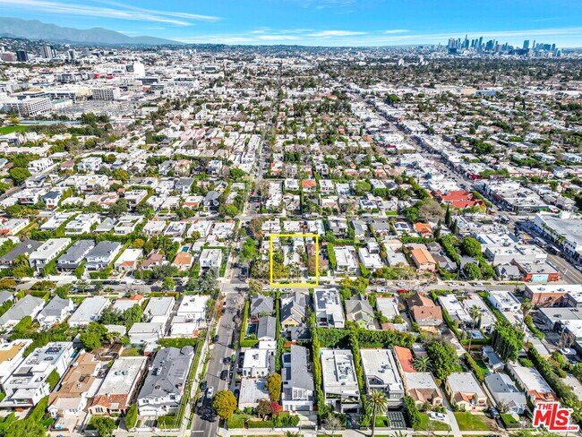 Building Photo - 744 N Sierra Bonita Ave