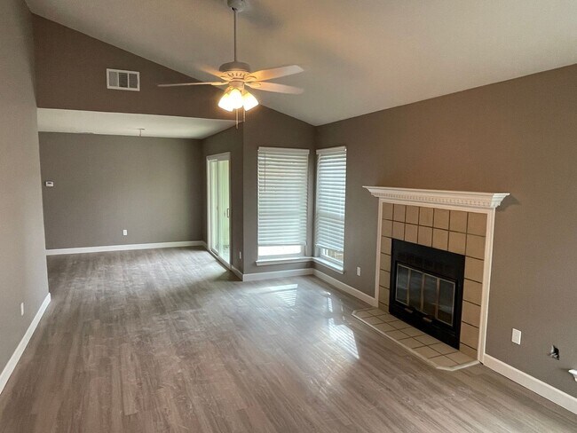 Building Photo - Remodeled 3/2 in near MoPac and Parmer Ln