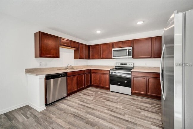 Building Photo - 816 Cardinal Way