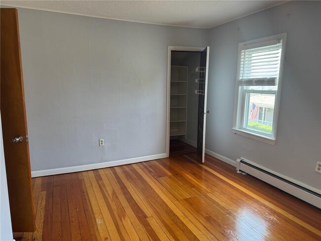 Building Photo - 67 Hall Ave