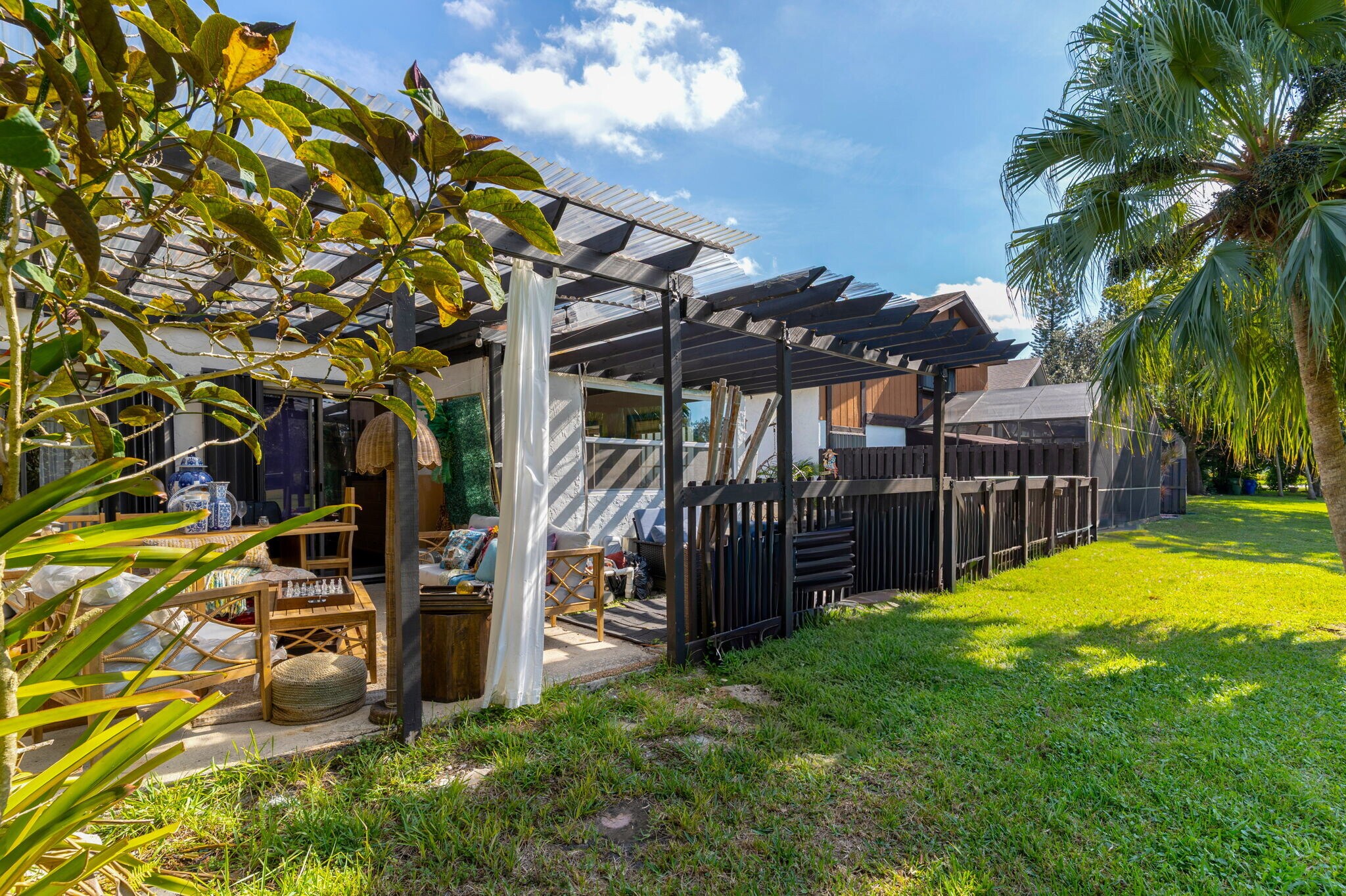 Building Photo - 1420 W Sandpiper Cir