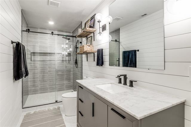 Building Photo - 2808 Sharpview Ln