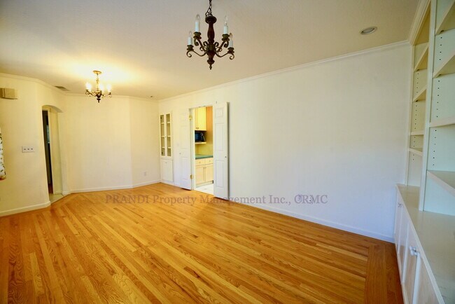 Building Photo - Loma Verde Home with Spacious Backyard, Gr...