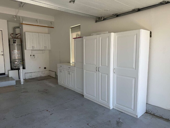 Building Photo - Beautifully Updated End-Unit Townhome in Valencia's Montana Community — No Rear Neighbors!