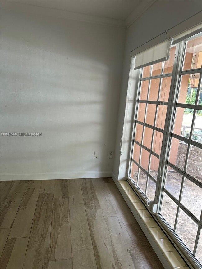 Building Photo - 60 Park Dr