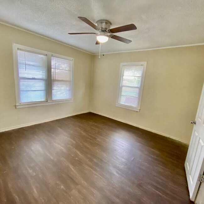 Building Photo - 3005 Colgate St
