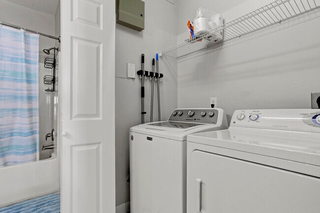 Building Photo - 801 Moratuck Dr