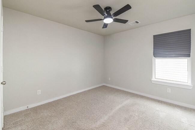 Building Photo - 18307 Yaupon Bough Ln