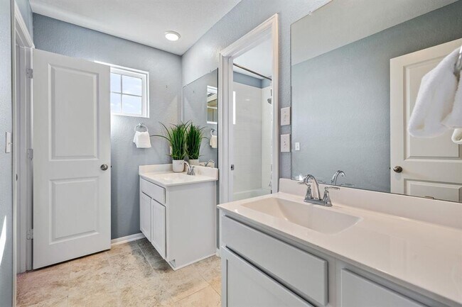 Building Photo - 408 Ravello St