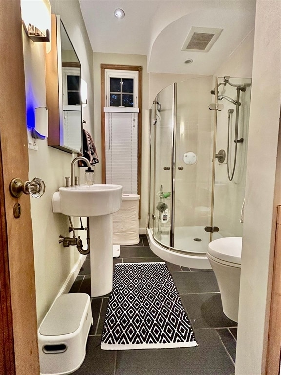 Building Photo - 12 Lawrence Rd