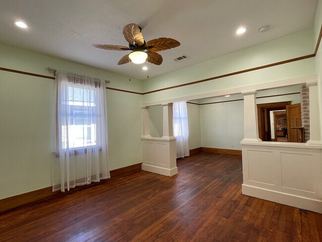 Building Photo - 2221 Saint Bernard Ave