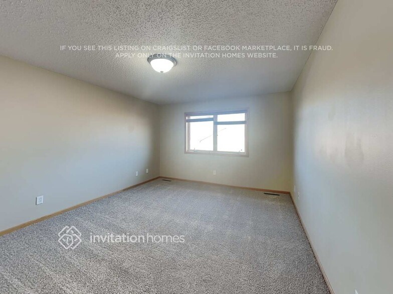 Building Photo - 10598 49th St NE