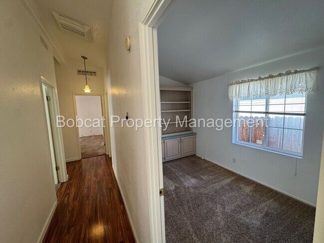 Building Photo - 1129 Gambrel Dr