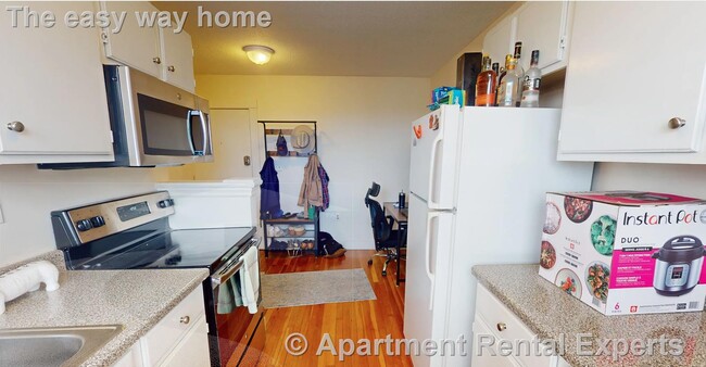 Building Photo - 402 Highland Ave