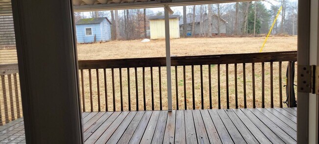 Building Photo - Ready to Move in