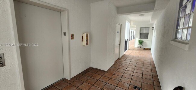 Building Photo - 3255 NE 184th St