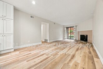 Building Photo - 433 Wright St