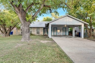 Building Photo - North Austin Duplex 2 Bedroom with a Large Yard!