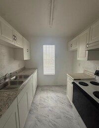Building Photo - 8323 Wilcrest Dr