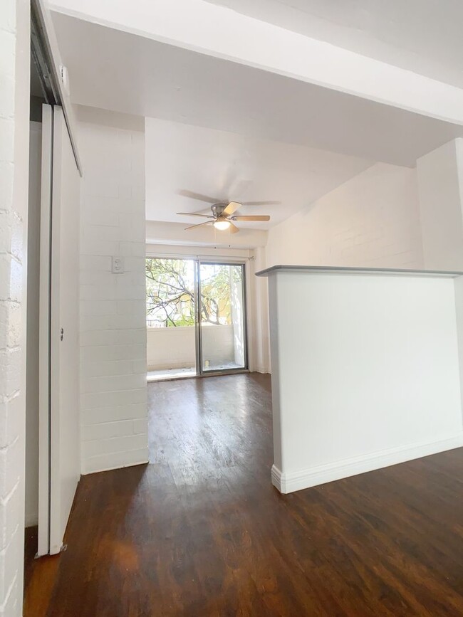 Building Photo - $500 1ST MONTH RENT SPECIAL | BEAUTIFUL WA...