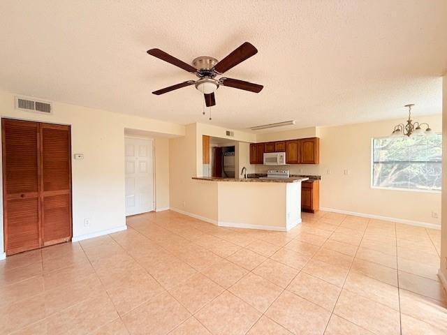 Building Photo - 9999 Summerbreeze Dr
