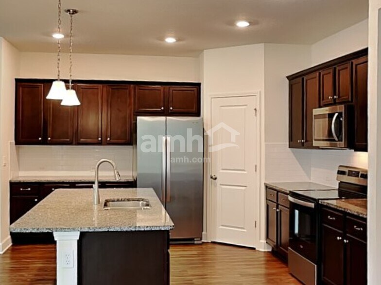Building Photo - 1240 Tan Tara Trl