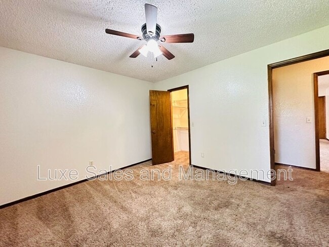 Building Photo - 7208 Kings Manor Ct