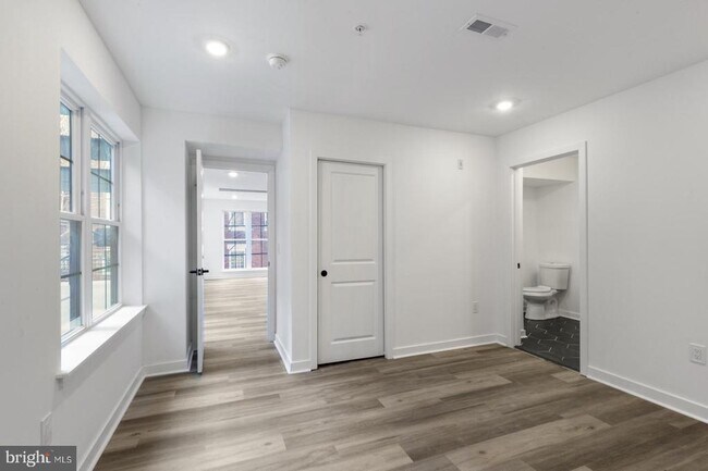 Building Photo - 1116 S 7th St