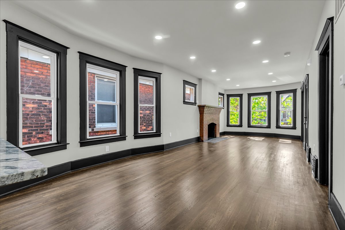 Building Photo - 5238 Commonwealth St