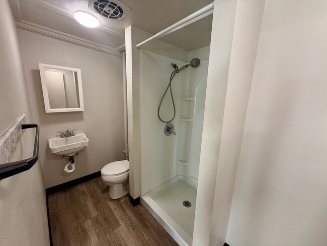 Building Photo - 1305 Merrill Ave