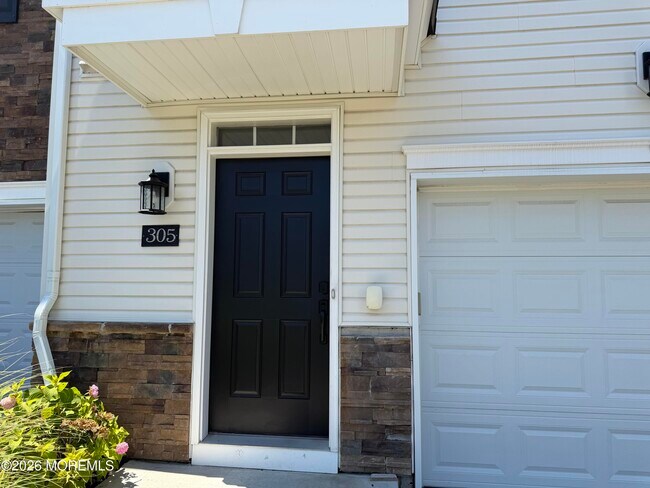 Building Photo - 305 Spirit Wy