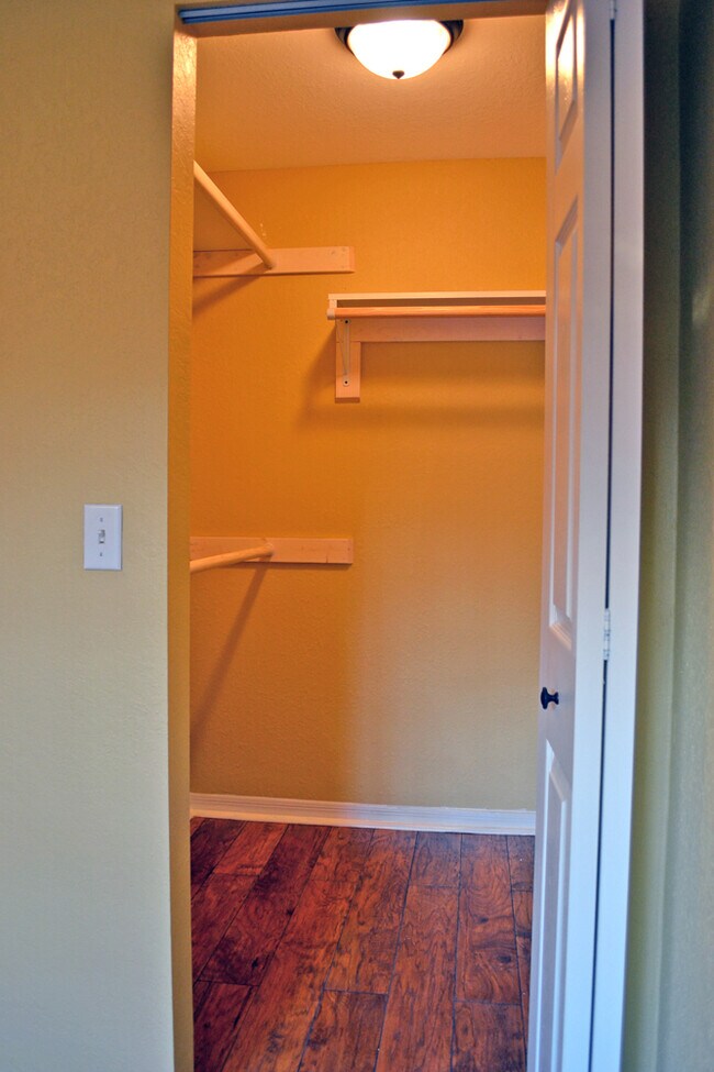 Building Photo - Luxury 3 bedroom 2 bath condo in Lakewood Ranch