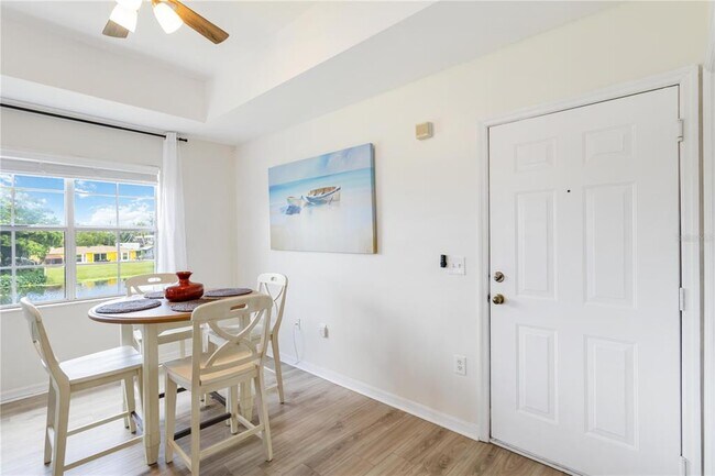 Building Photo - 1050 Villagio Cir