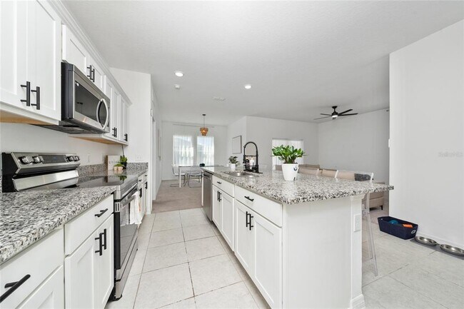 Building Photo - 5864 Bovine Dr