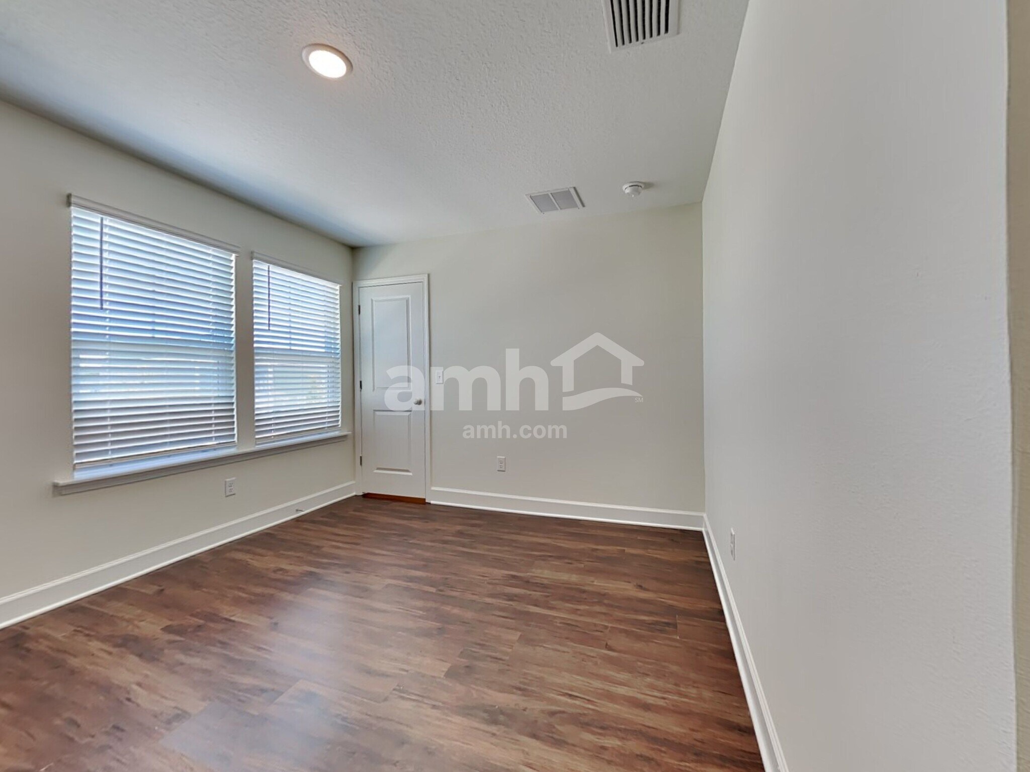 Building Photo - 1010 Tan Tara Trl