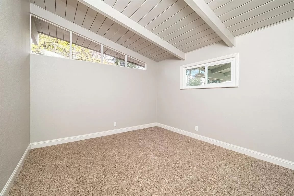 Building Photo - 4421 Robertson Ave