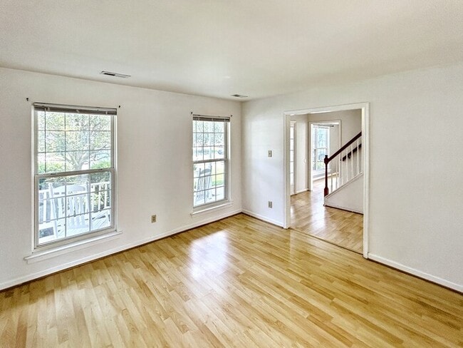 Building Photo - 6432 Goldenrod Ct