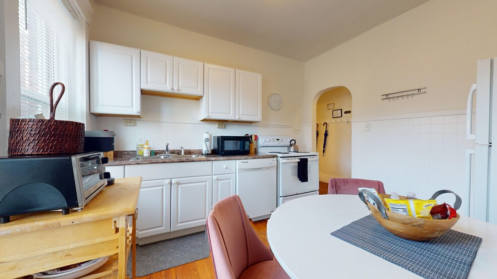 Building Photo - 631 Washington St