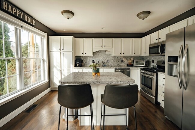 Building Photo - 1720 Brookstone Dr