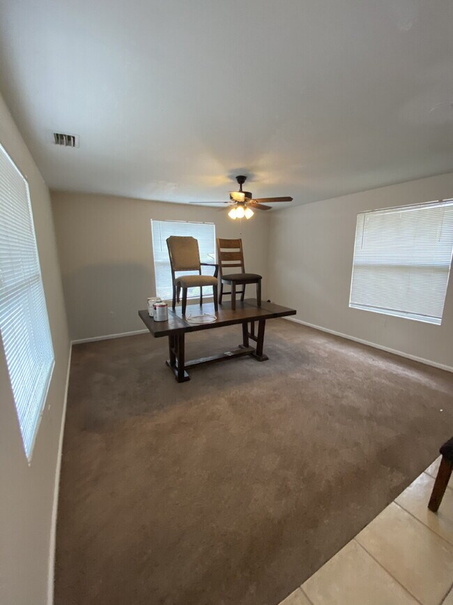 Building Photo - "Spacious 4-Bedroom Home with 2 Full Baths...