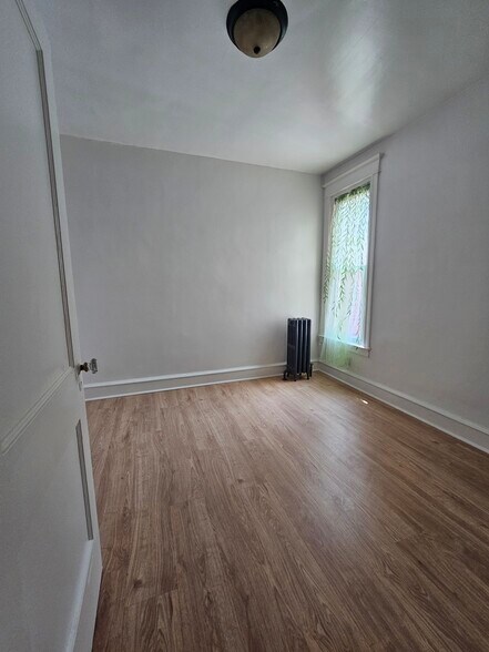 Building Photo - 1094 Alcott St