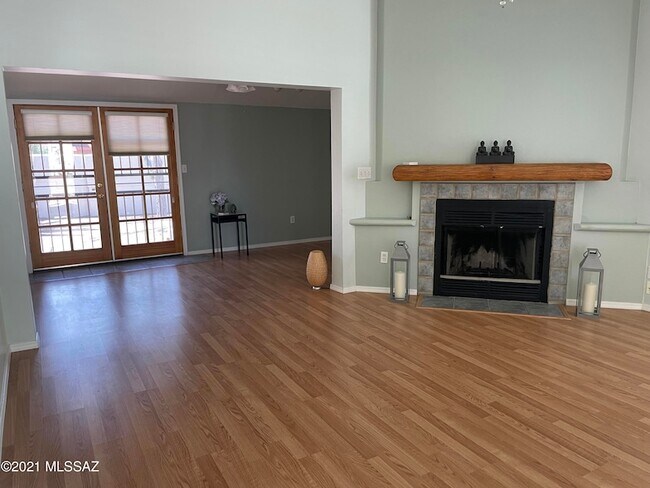 Building Photo - 3911 N Vine Tree Pl