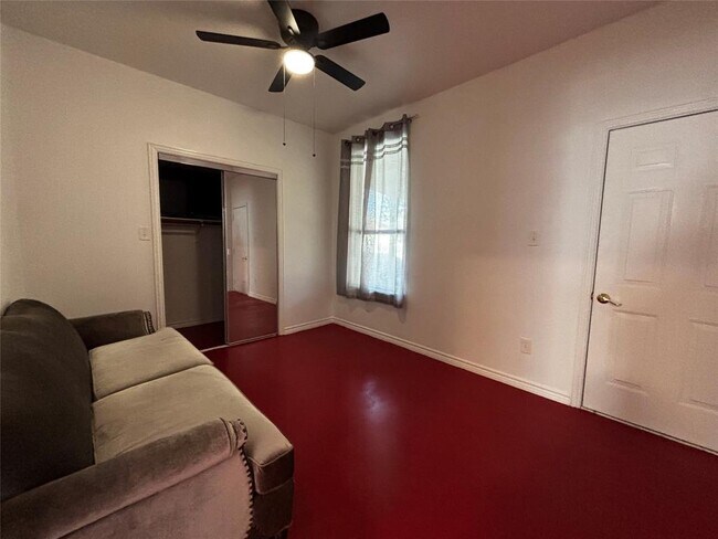 Building Photo - 102 Austin Elaine Dr