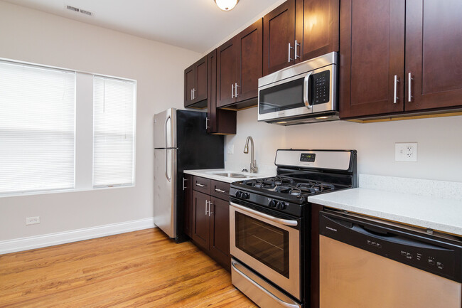 Building Photo - 4909 W Cuyler Ave