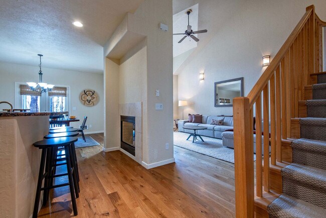 Building Photo - 129 Cobble Creek Ln