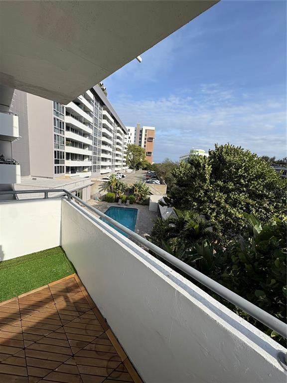 Building Photo - 470 3rd St S