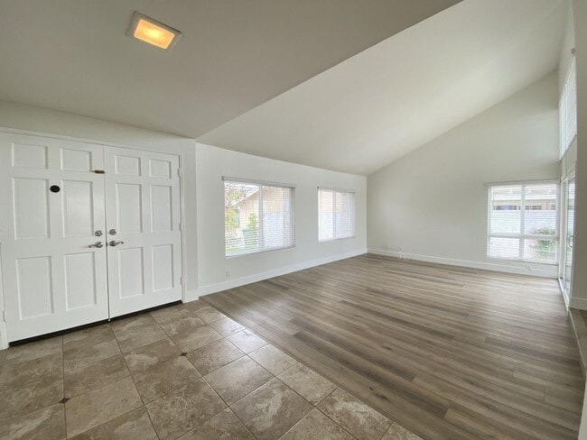 Building Photo - Spacious Home in La Costa with Nice View!!