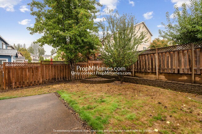 Building Photo - Spacious Five Bedroom Home in Progress Ridge!