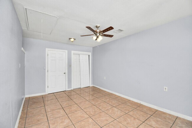Building Photo - 6713 Neff St
