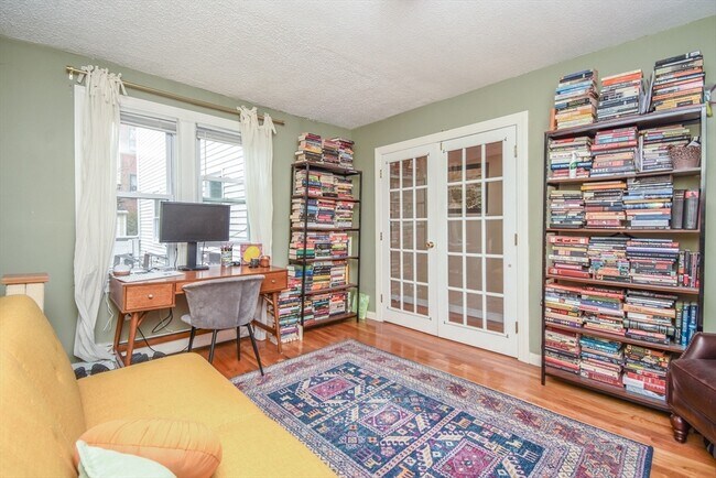 Building Photo - 99 Bartlett St